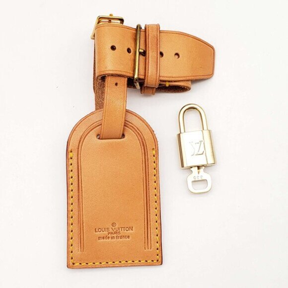 Authentic Louis Vuitton Luggage tag with Lock and Key Shiny Gold - Picture 1 of 15